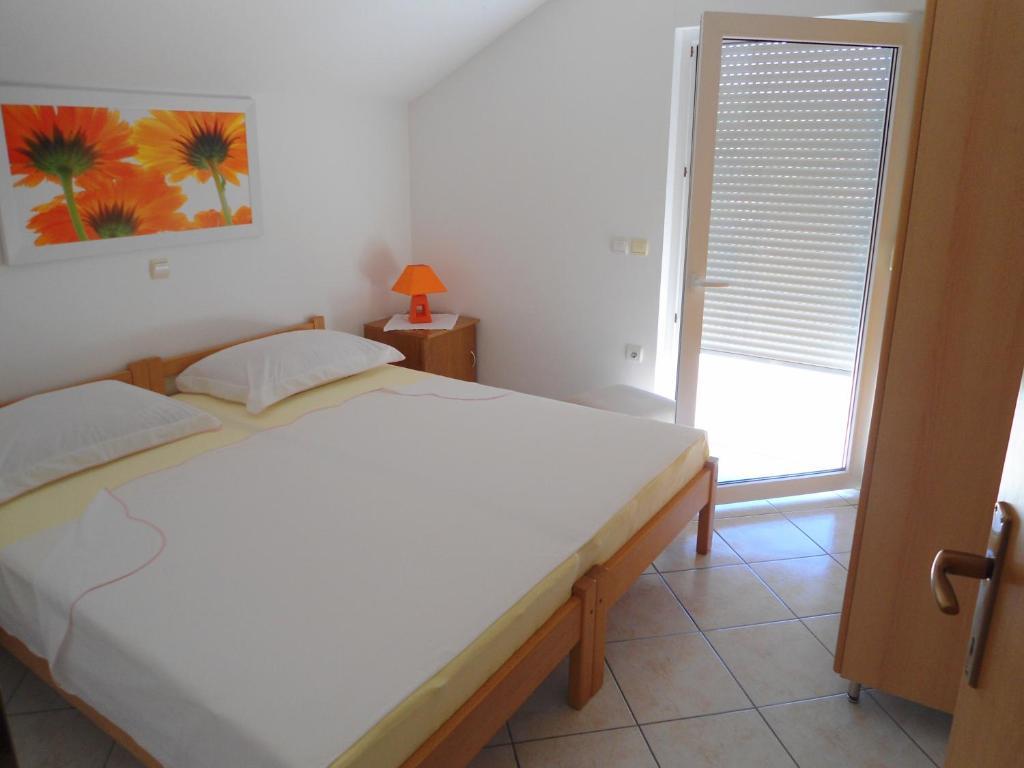 Apartments Slavica Трогир Стая снимка