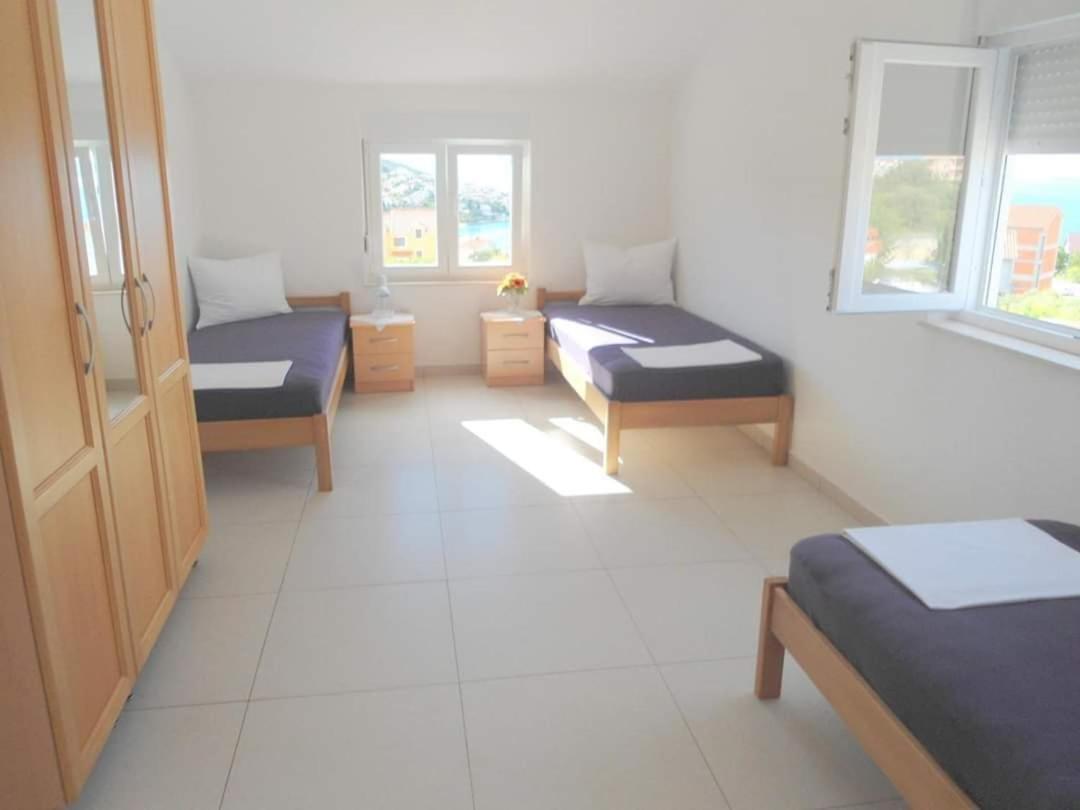 Apartments Slavica Трогир Стая снимка