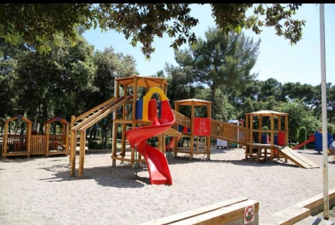 Apartments Slavica Трогир Екстериор снимка